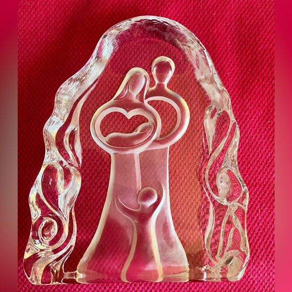 Elegant Clear Glass Family Sculpture - Picture 5 of 6